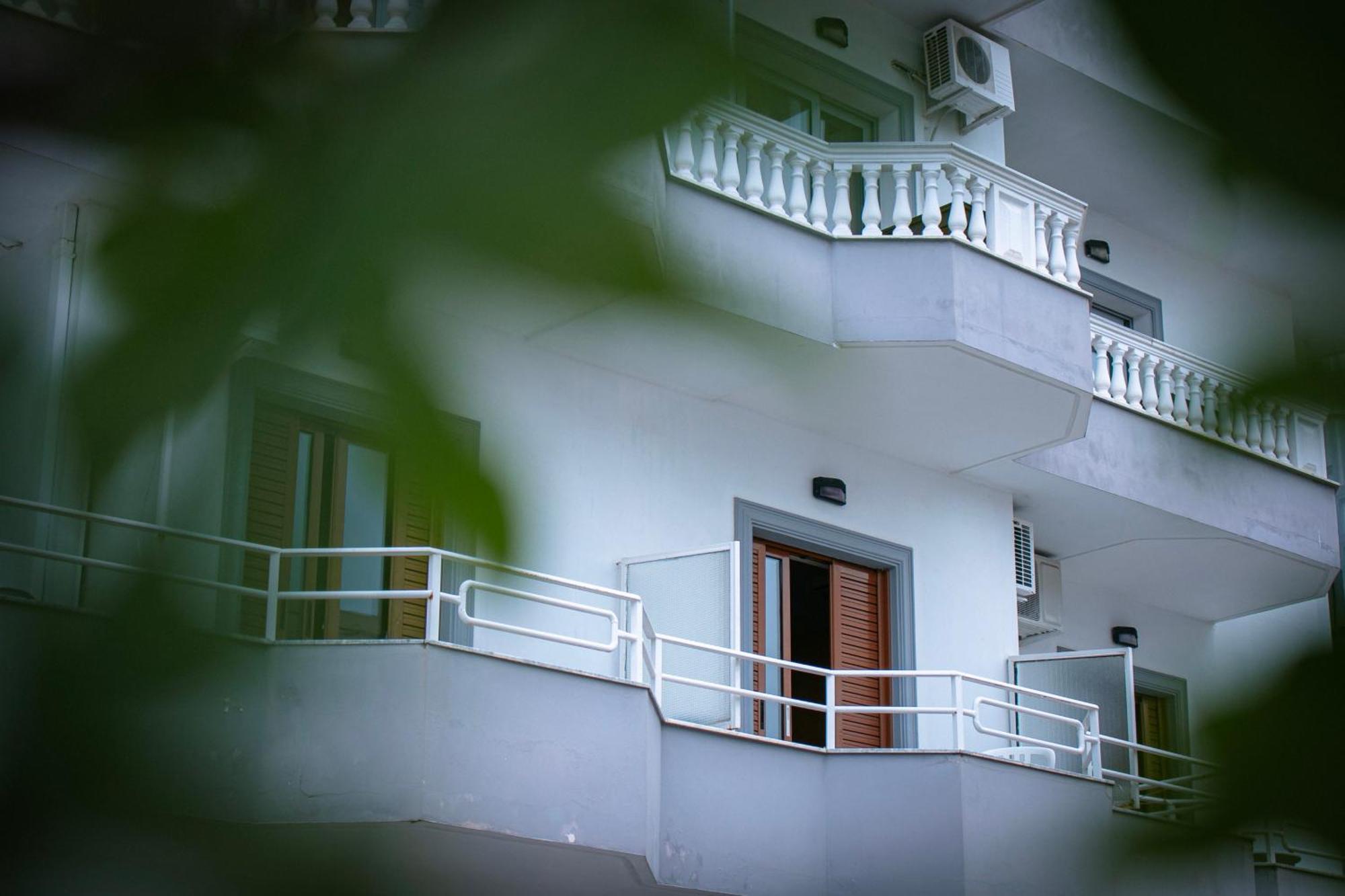 Hotel Fron Саранда Экстерьер фото